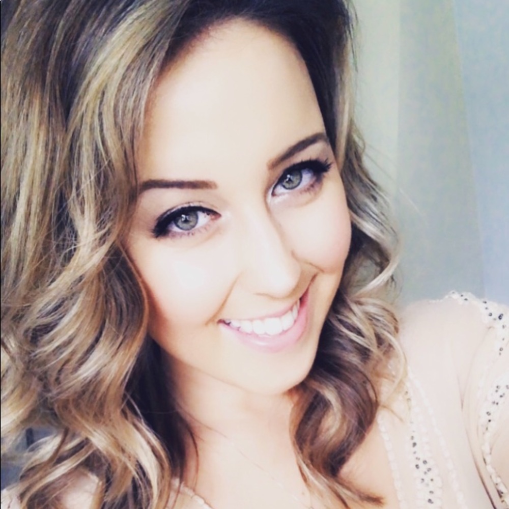 Meet your Posher, Olivia